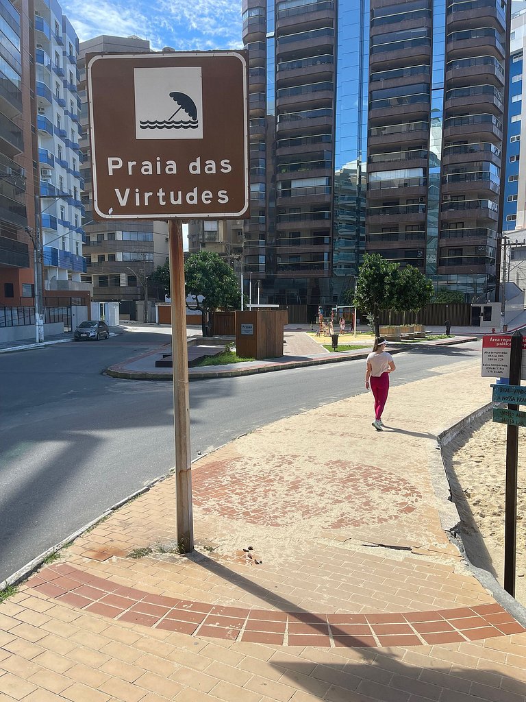 Apto maravilhoso a 200m da Praia das Castanheiras
