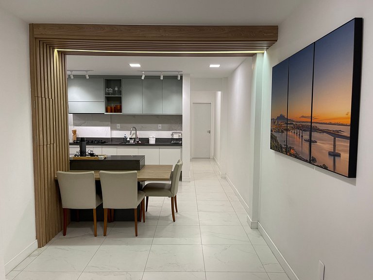 Apartamento sofisticado ao som do mar de Itapoã