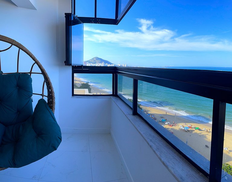 Apartamento sofisticado ao som do mar de Itapoã