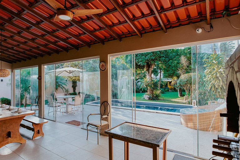 Casa Aconchegante com Área Gourmet e Piscina