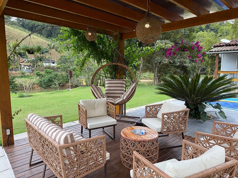 Cabana dos Sonhos às margens do Rio Jucu