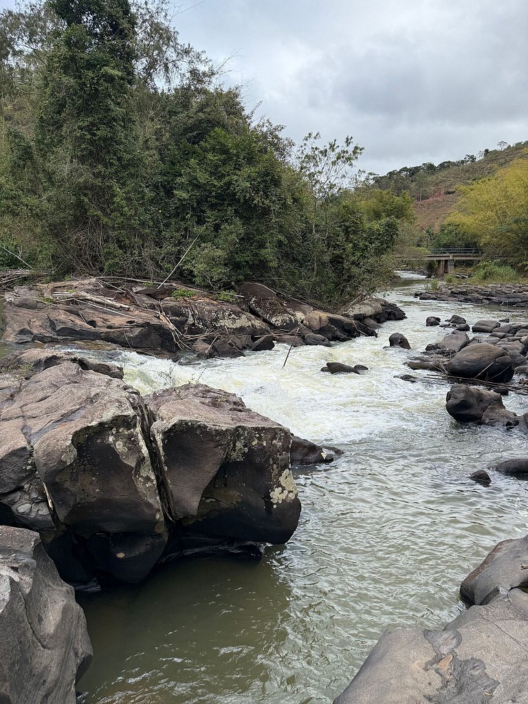 Chalé com Jacuzzi Privativa e Vista do Rio Jucu