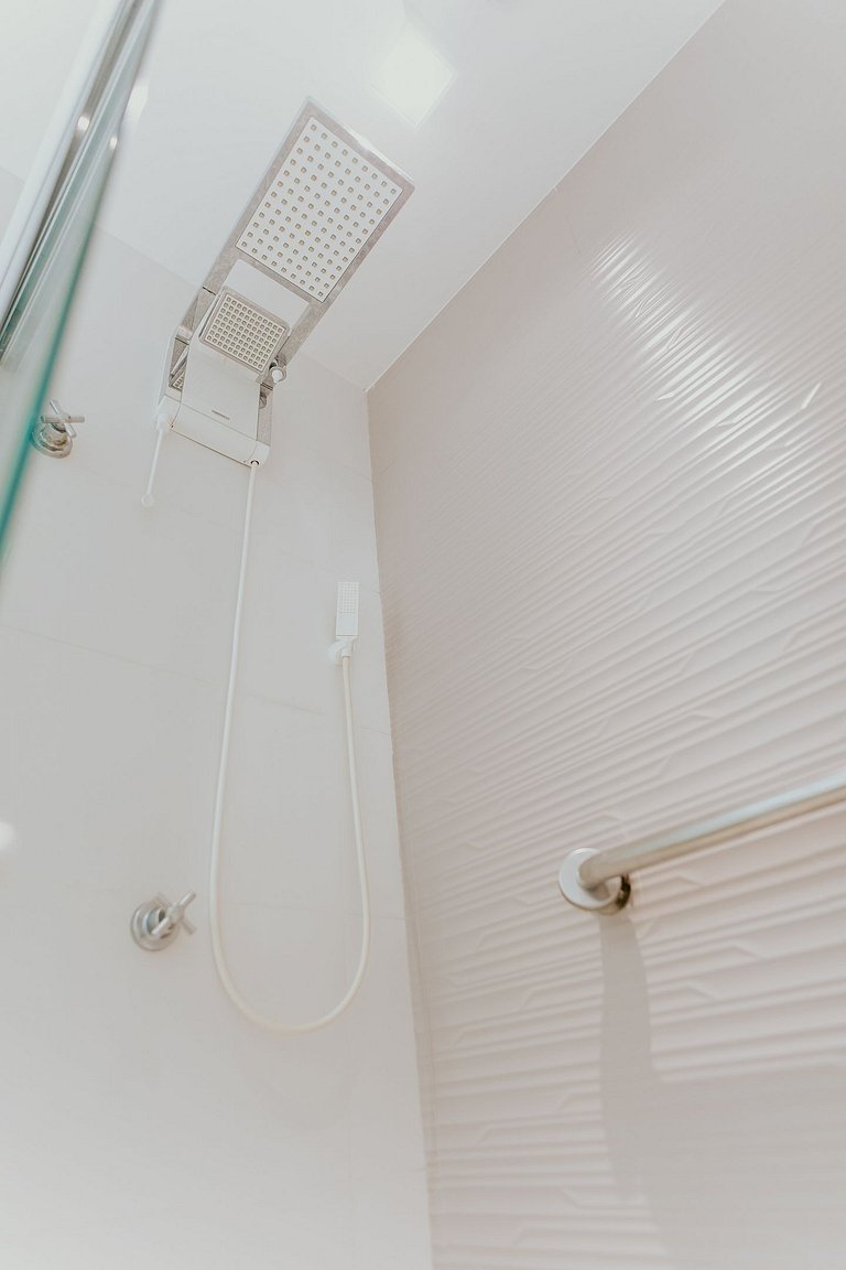 2Q Enseada Azul c/ piscina na cob. e churrasqueira