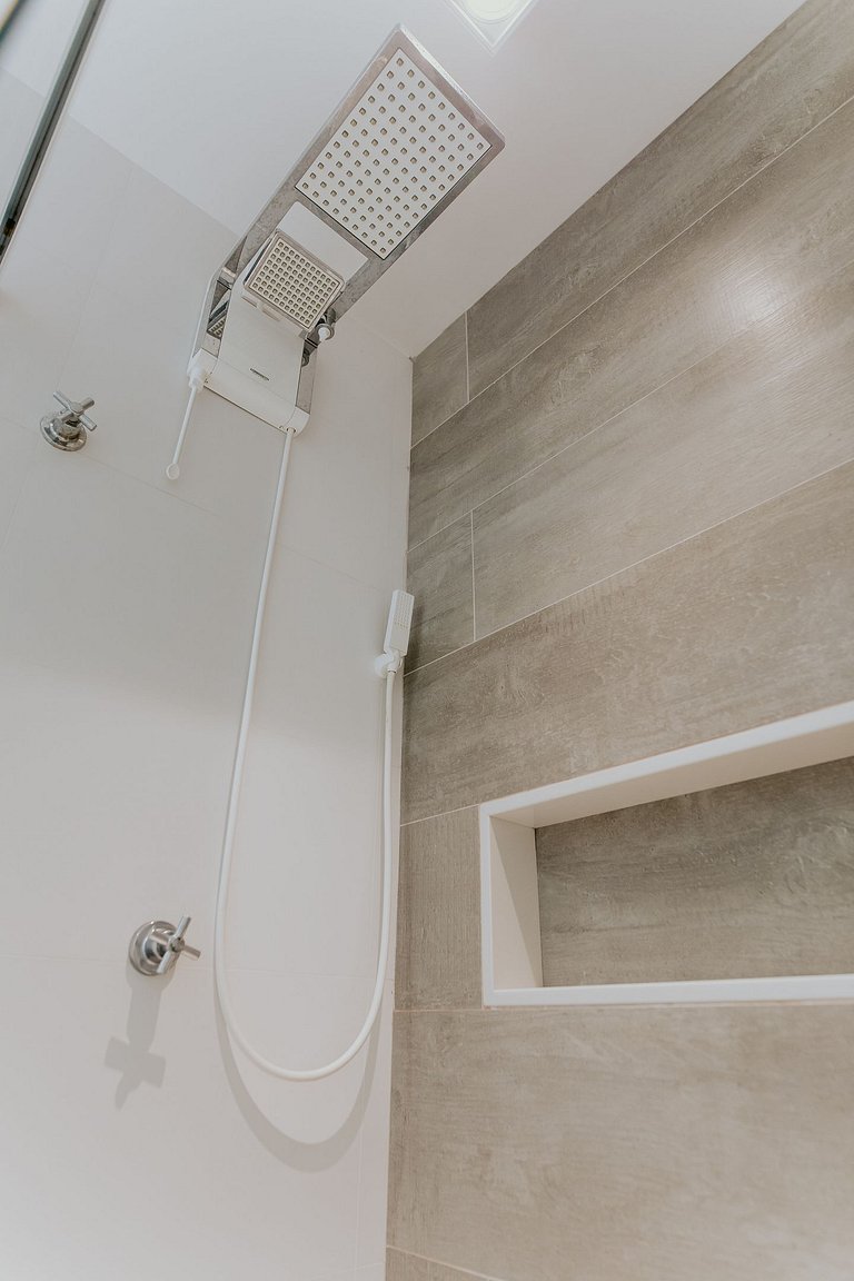 2Q Enseada Azul c/ piscina na cob. e churrasqueira