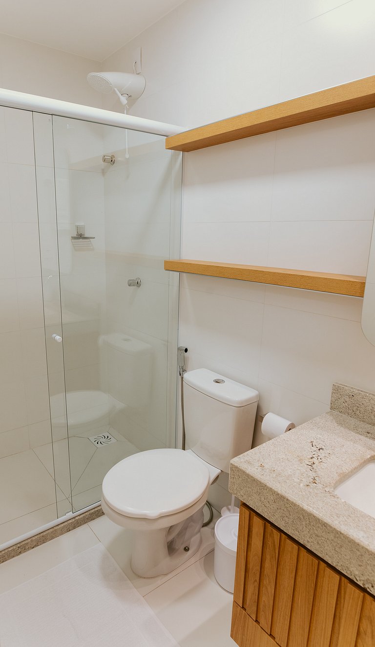 2 Quartos Alto Padrão a Poucos Passos da Praia