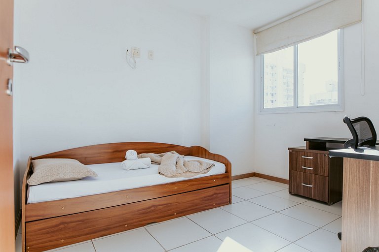 Apto 2Q Andar Alto Quadra do Mar Itaparica