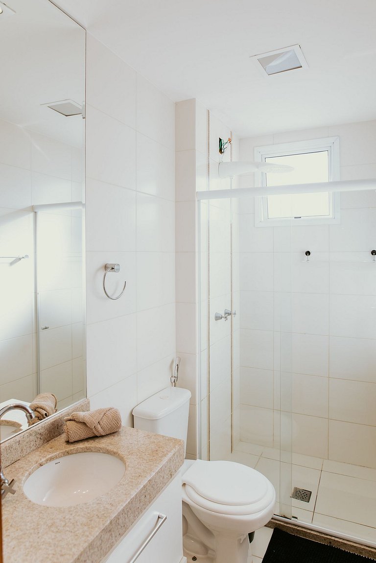 Apto 2Q Andar Alto Quadra do Mar Itaparica