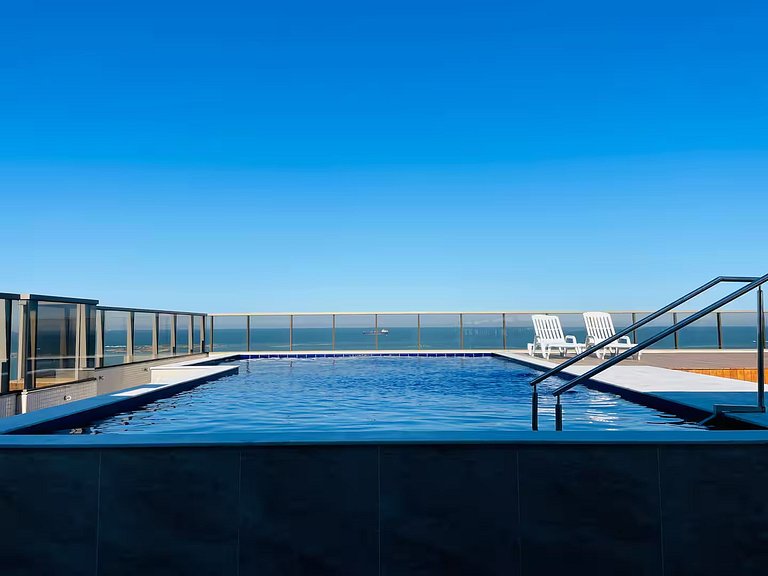 Localização, Vista Para o Mar e Piscina na Cob.