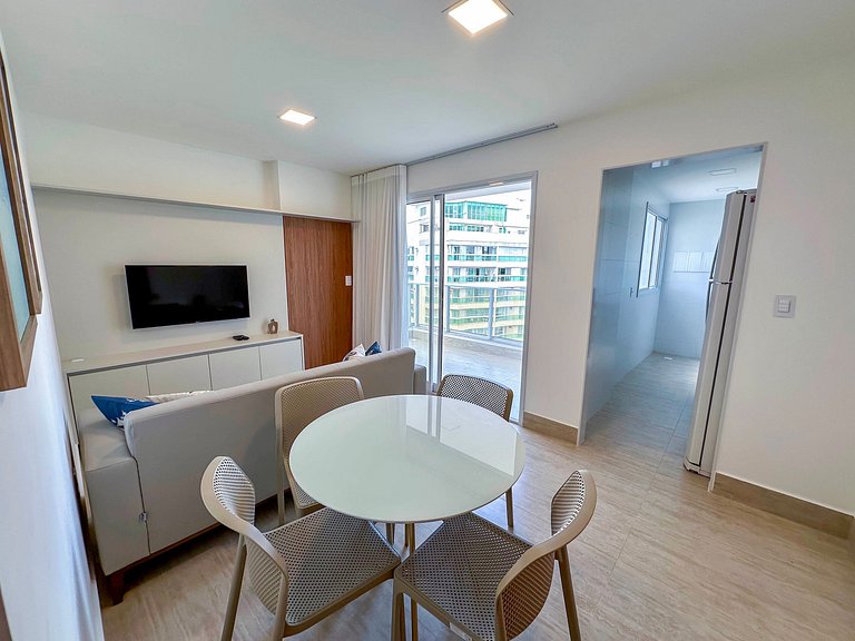 2Q Novo na Praia da Areia Preta | Ar + Garagem