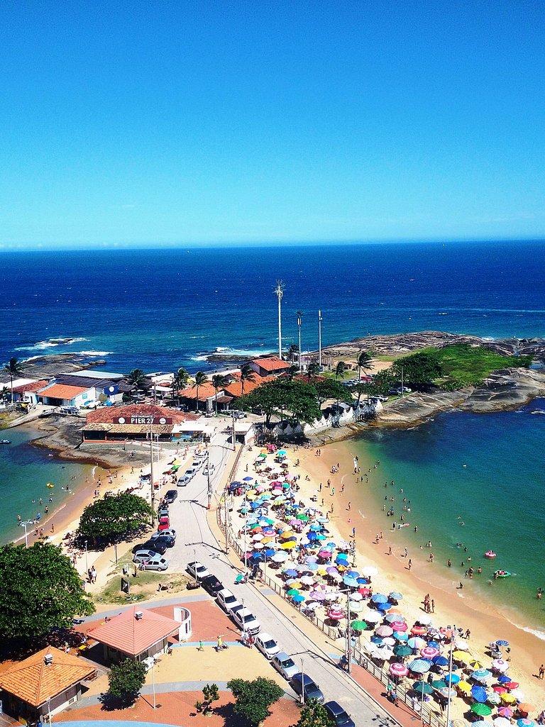 2Q Novo na Praia da Areia Preta | Ar + Garagem